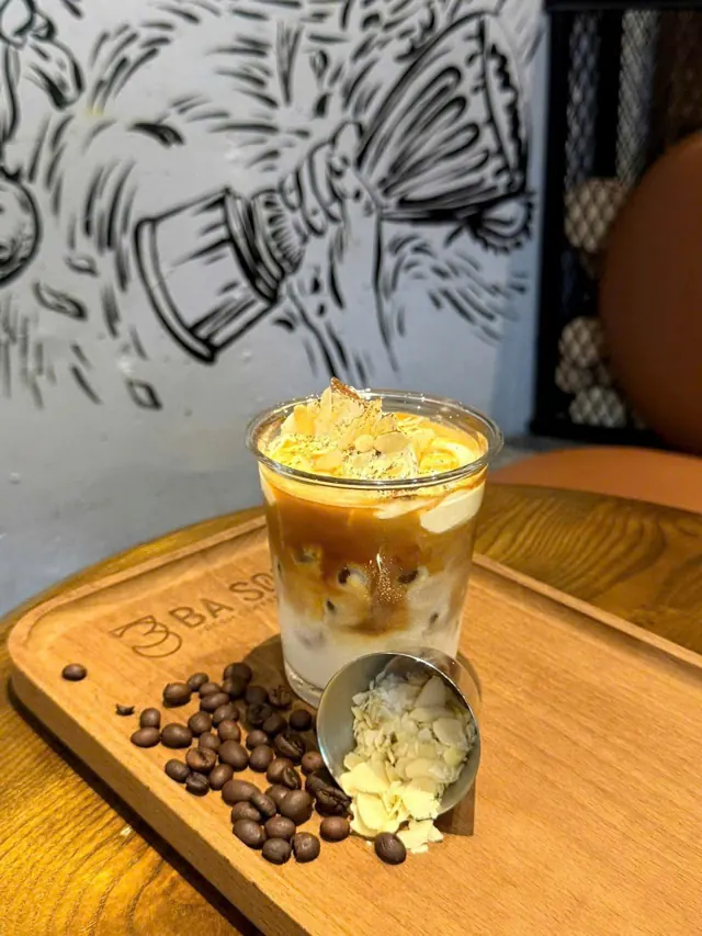Cà phê hạnh nhân, món signature của Ba Soong